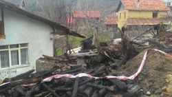 Ankara'da ahşap ev yandı: 3 ölü