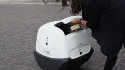 İtalyanlar kurye robot tasarladı