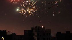 Yemen'de Husiler devrimi kutladı