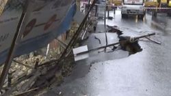 İstanbul'da yol çöktü
