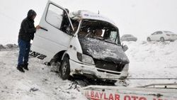 Yozgat'ta öğretmen servisi devrildi: 12 yaralı