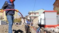 Yüksekova'da elektrik şebekeleri yenileniyor