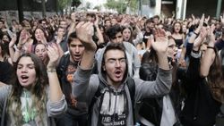 Yunanistan'da öğrencilerden protesto