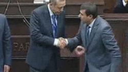 Ak Parti grup toplantısında ilginç görüntüler vardı - izle