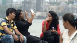Hindistan'da selfie çekmek yasaklandı