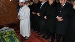 Zafer Çağlayan'ın annesi toprağa verildi
