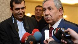 Bülent Arınç soru soran gazetecileri fırçaladı - izle