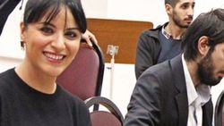 Zara öğretmen oldu