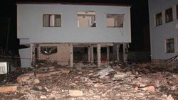 Zonguldak'ta okulda patlama