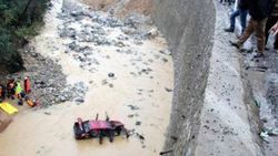Zonguldak'ta otomobil dereye uçtu: 1 ölü