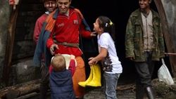 Zonguldak'ta maden ocağında çalışan babaya anlamlı hediye