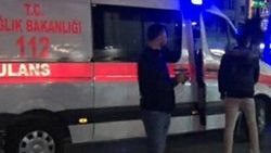Fatih'te yolda yürürken vurulan iki kişinin durumu ağır