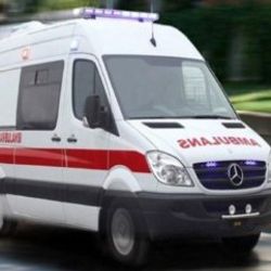 Düğünde halay çekenlere otomobil çarptı