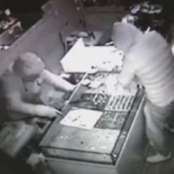 İstanbul'da kuyumculara giren iki hırsız yakalandı
