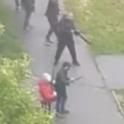 Ukrayna'da otobüs işletmecileri sokak ortasında çatıştı