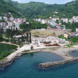 Ordu'daki gökdelenlerden geriye moloz yığını kaldı