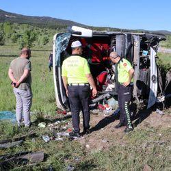 Erzincan'da otobüs devrildi: 19 yaralı