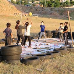 Siirt'te yaşayan çocukların voleybol keyfi