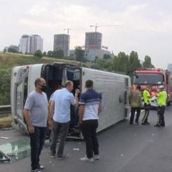 Hadımköy'de midibüs devrildi: 10 yaralı