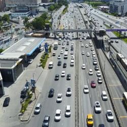 İstanbul'da kısıtlamanın kalkmasıyla trafik yoğunlaştı