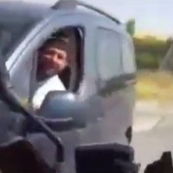 Mardin'de polis yolunu kaybeden adayı sınava yetiştirdi