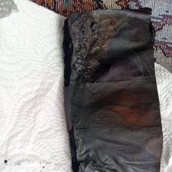 Oğlunun eğitimi için sobaya sakladığı para kül oldu