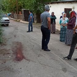 Kahramanmaraş'ta cinnet geçirdi komşularına saldırdı