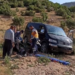 Siirt’te şarampole devrilen minibüste 3 yaralı