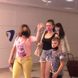 Ukraynalı turistler Antalya'ya geldi