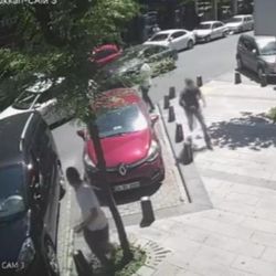 Güngören'de esnaf, kapkaççıları kovaladı
