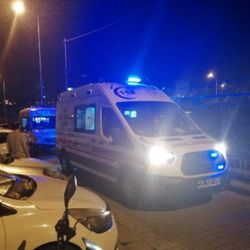 Kadıköy'de bir kişi raylara girince elektrik çarptı