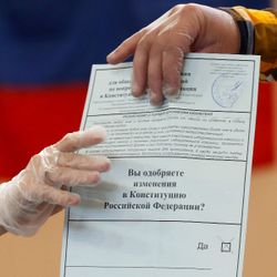 Rusya'da anayasa referandumundan evet çıktı