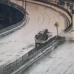 Meksika'da askerleri taşıyan araç kaza yaptı