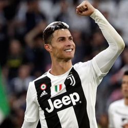 Cristiano Ronaldo'dan tarihi başarı