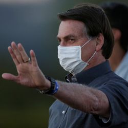 Brezilya'da Bolsonaro'nun iki bakanı da virüsü kaptı