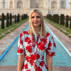 Ivanka Trump'tan siyaz beyaz paylaşım