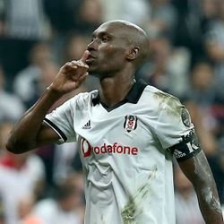 Beşiktaş, Atiba'yla el sıkıştı