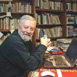 Özdemir İnce’den deneme tadında kitap: ‘Tersine Yazılar’