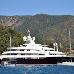 Ürdün Kralı'nın lüks yatı Marmaris'e demirledi