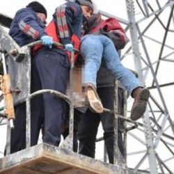 3 aydır kayıp adamın cesedi elektrik direğinde bulundu