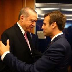 Erdoğan Fransız mevkidaşıyla görüştü