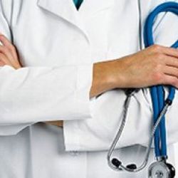 Rize'de ilaç yazmayan doktoru dövdüler