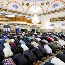 Hollanda'da ibadet saatlerinde cami kapıları kilitlenecek
