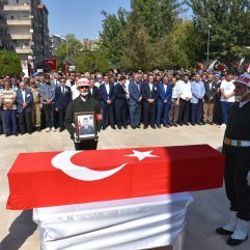 Diyarbakır şehidini uğurladı