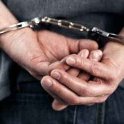 Ardahan'da Cumhurbaşkanına hakaretten 5 kişi tutuklandı