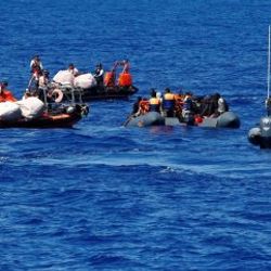 Libya kıyılarında mülteci botu battı