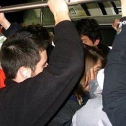 Cinsel taciz en çok toplu taşıma araçlarında yaşanıyor