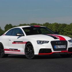 Audi RS5 100 kilometreye 4 saniyede çıkıyor
