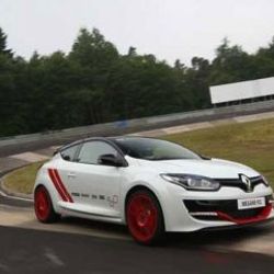 Megane 275 Trophy R Nürburgring zirvesinde