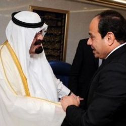 Sisi Suudi Arabistan Kralı'nı alnından öptü